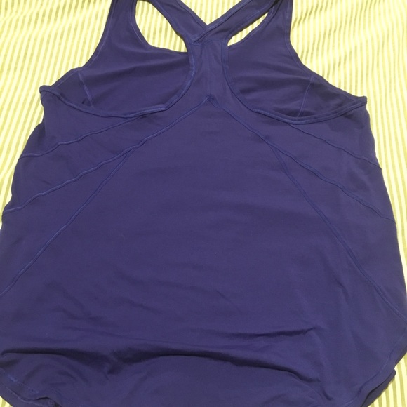 Athleta Women’s Blue Recycled Fabric Workout Tank - Picture 2 of 3